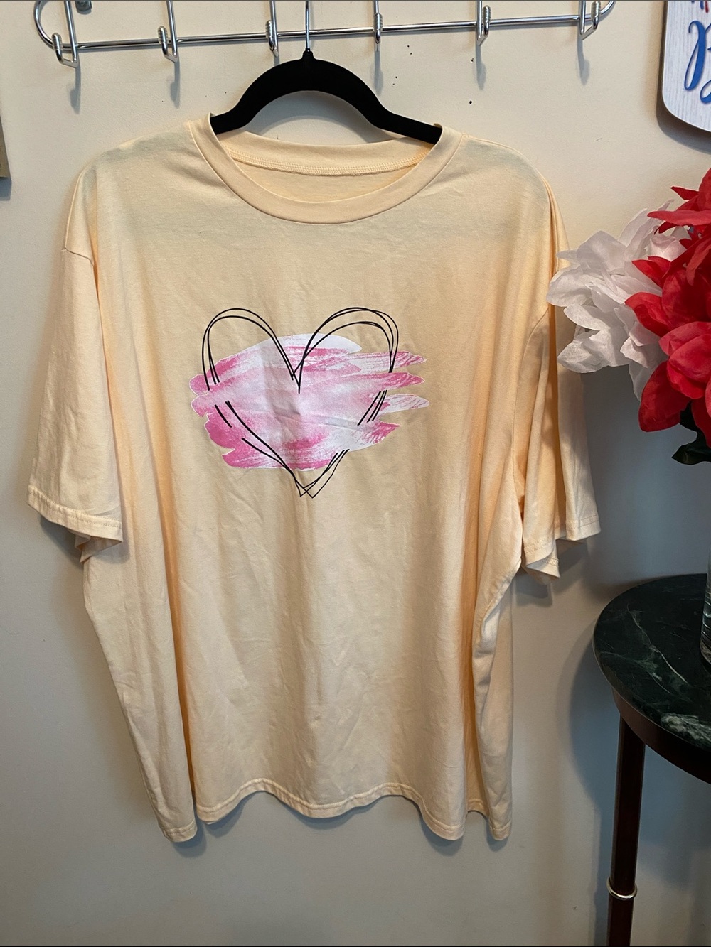 Pastel Yellow Heart Graphic Tee No Brand. Size 3XL